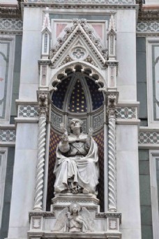圣教壮观的佛罗伦萨圣母百花大教堂