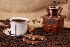 咖啡杯咖啡与巧克力图片