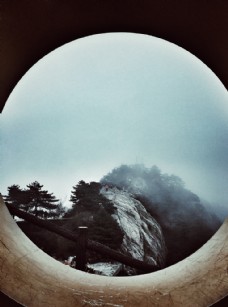 雾中九华山图片