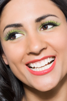 化妆品牙齿美白的印度美女图片
