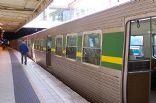 Train_at_Flinders_St.JPG
