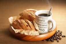 咖啡与面包图片