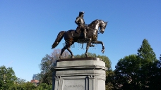 骑马勇士的雕像
