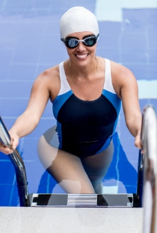 女子运动女子游泳运动员图片