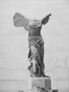 浮雕卢浮宫胜利女神雕像图片