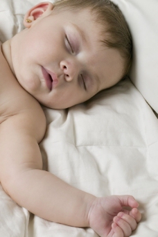 婴儿特写熟睡婴儿的脸部特写图片