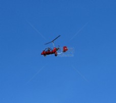 天空中的直升机