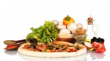 披萨与新鲜蔬菜图片