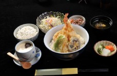 大虾套餐饭图片