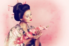 女人花捧着鲜花的日本女人图片