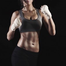女性健身练拳击的健身女性图片