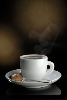 咖啡杯泡好的热咖啡摄影图片