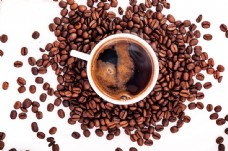 咖啡杯咖啡与咖啡豆图片
